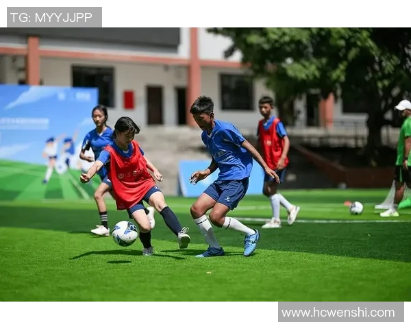 足球打方块的魅力与技巧探讨如何在绿茵场上展现个人风采与团队协作